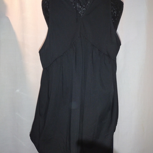 Black and florals too - Picture 3 of 4